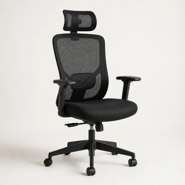 Chaise de bureau noire en maille avec appui-tête et accoudoirs, sur roulettes