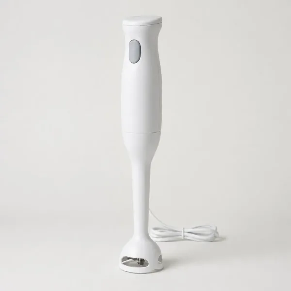 Mixeur plongeant blanc à bouton gris, avec son cordon